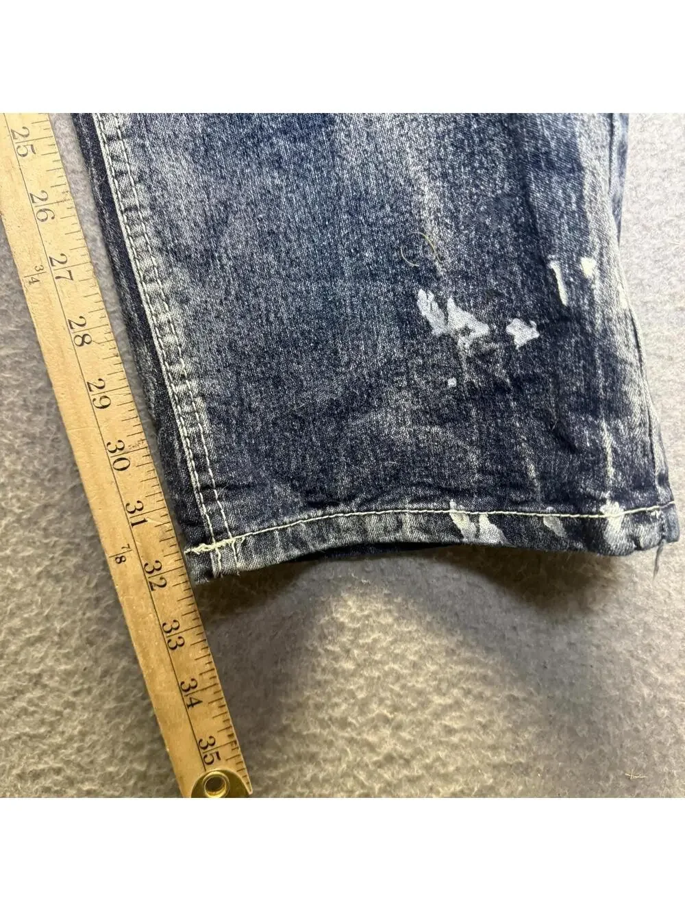 Southpole Men's Size 44 Stretch Distressed Pain Splatter Straight Leg Jeans